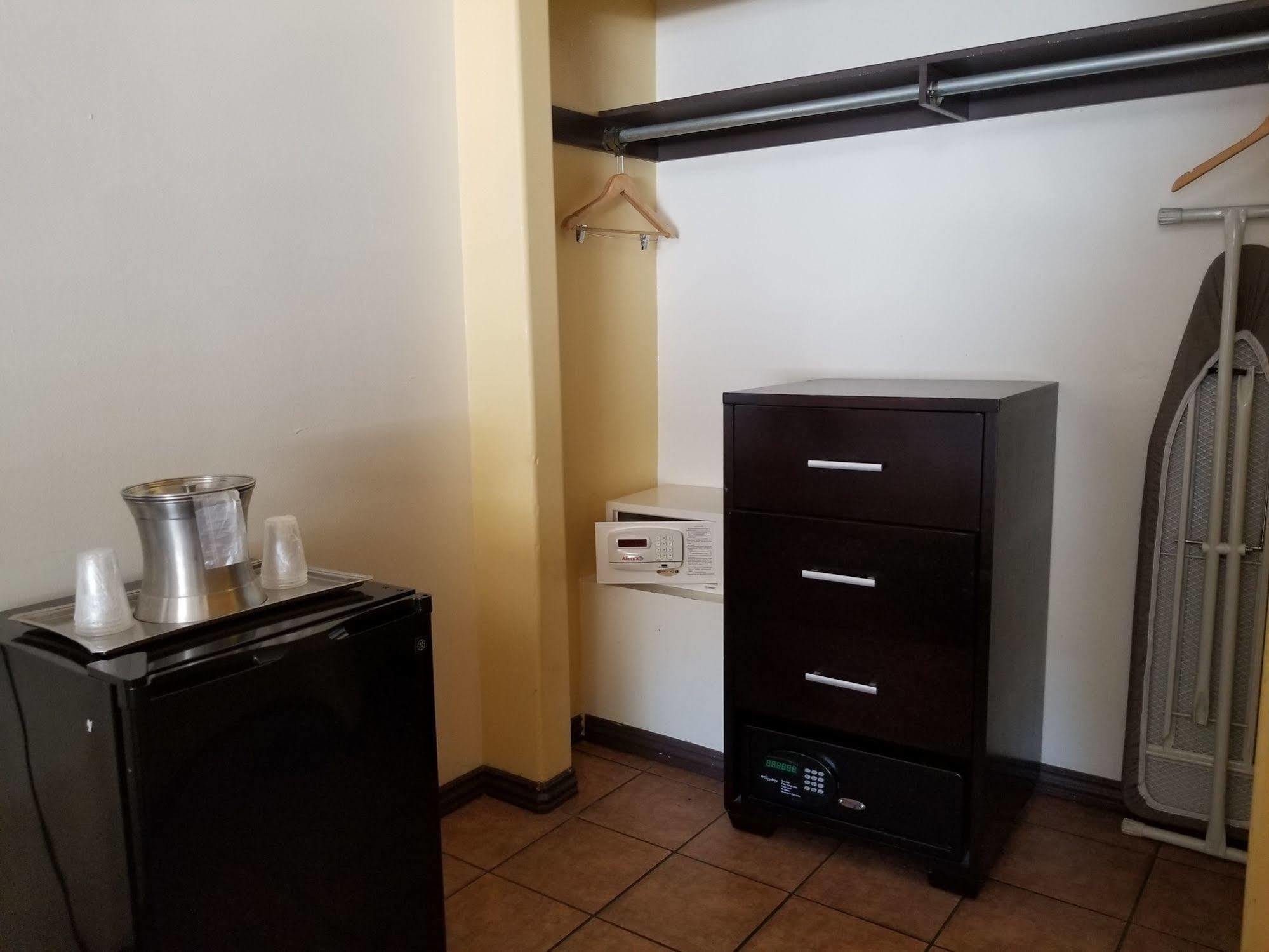 Casa Bella Inn Downtown La Лос-Анджелес Экстерьер фото