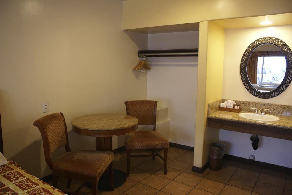 Casa Bella Inn Downtown La Лос-Анджелес Экстерьер фото
